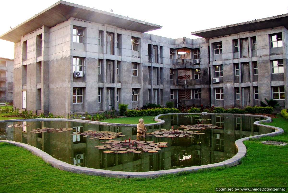 Karnavati School of Dentistry, Gandhinagar