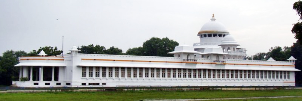 Shri Gulab Kunverba Ayurved Mahavidyalaya 
